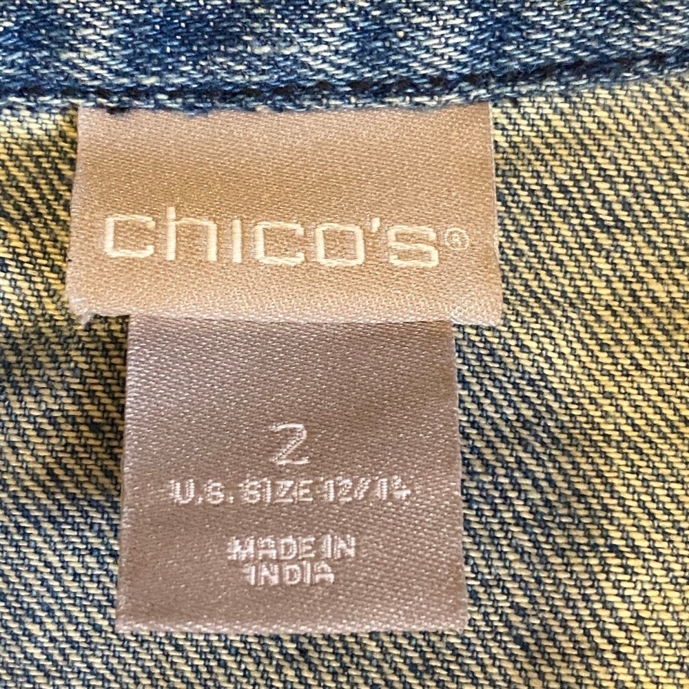 Chico's Denim Jacket Size 2 Large Embroidered Blue‎ Boho Western Open Festival - Picture 7 of 9
